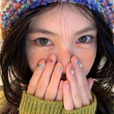 四位同行者的海滨友情故事